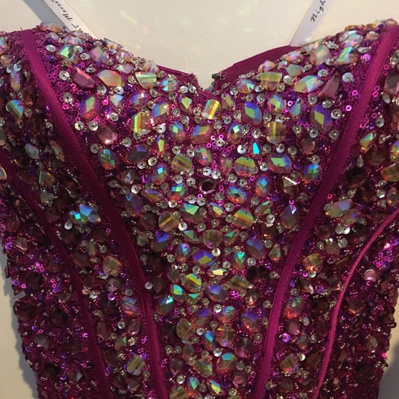 Prom gown👗 - Picture 5 of 6